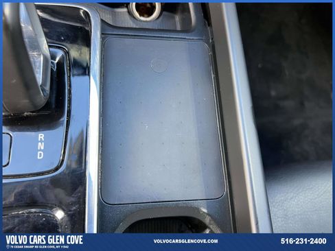 Used 2022 Volvo XC60 B5 Momentum w/ Climate Package image 31