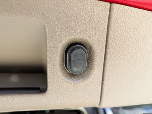 Used 2018 Chevrolet Tahoe LT image 20