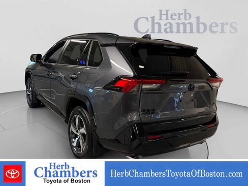 Used 2024 Toyota RAV4 SE AWD/4WD image 3