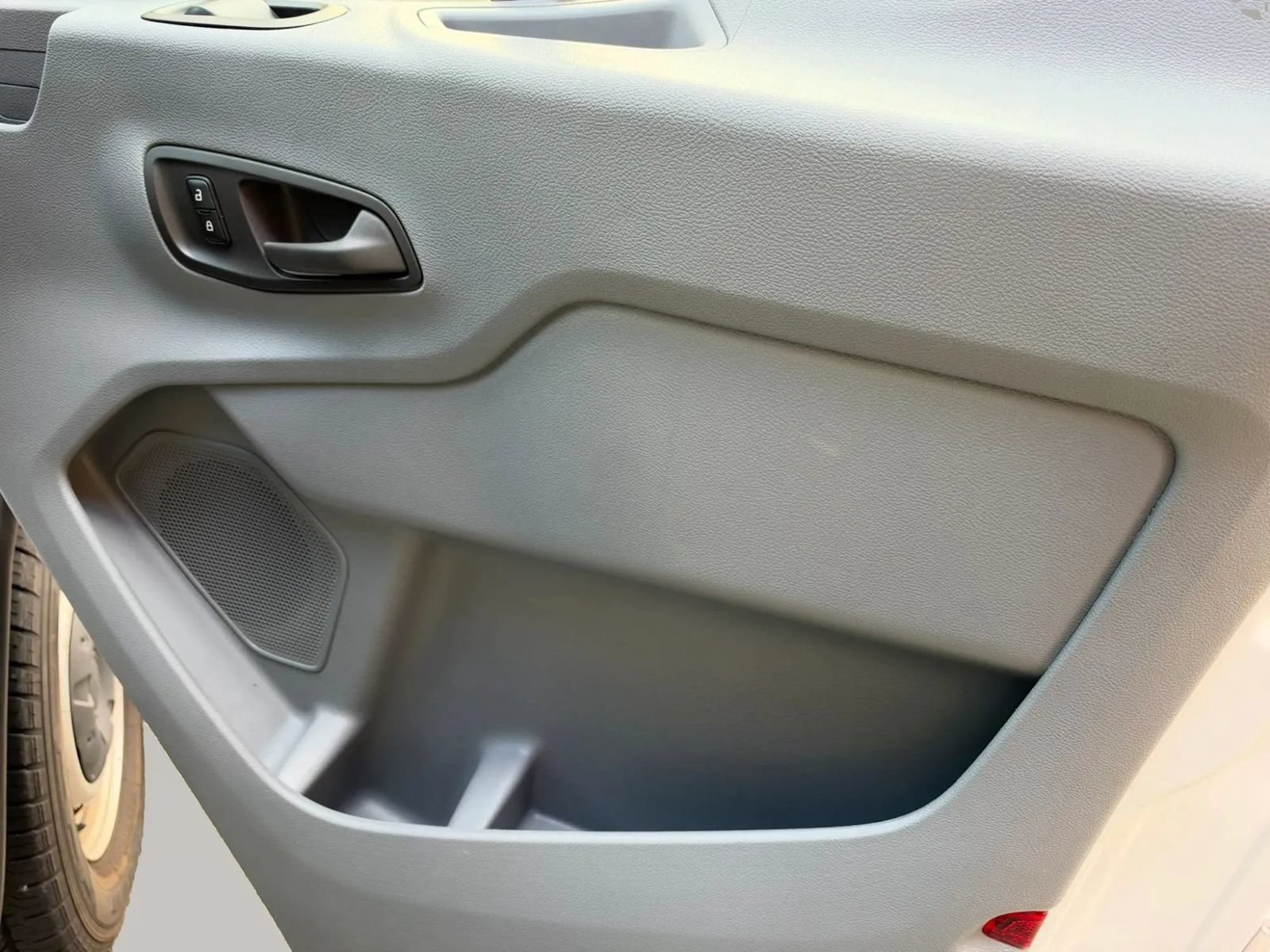 Used 2018 Ford Transit 350 XL RWD image 24