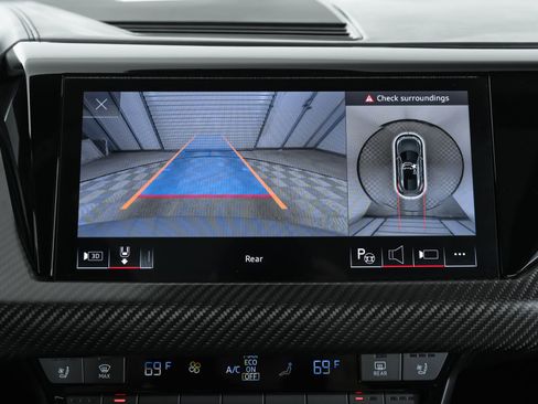 Used 2022 Audi e-tron GT Prestige image 29