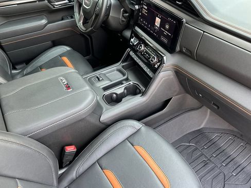 Used 2025 GMC Sierra 2500 AT4 AWD/4WD image 15