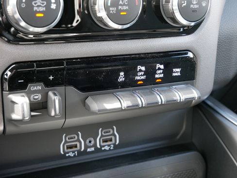 New 2026 RAM 1500 Big Horn AWD/4WD image 16