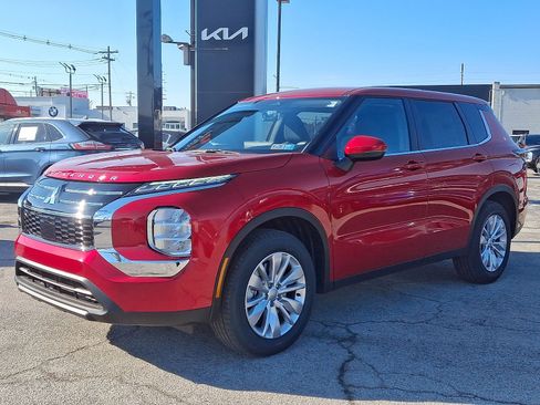 New 2026 Mitsubishi Outlander ES image 4