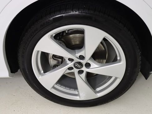 Certified 2025 Audi Q5 Prestige AWD/4WD image 9