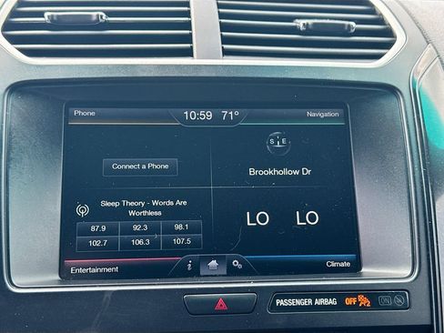 Used 2016 Ford Explorer XLT w/ Equipment Group 201A AWD/4WD image 15