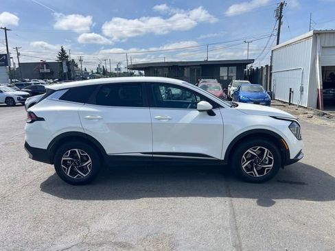 Certified 2025 Kia Sportage LX AWD/4WD image 4