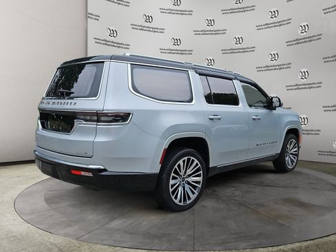 Used 2022 Jeep Grand Wagoneer Series III AWD/4WD image 5