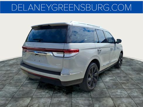 Used 2024 Lincoln Navigator Reserve AWD/4WD image 3