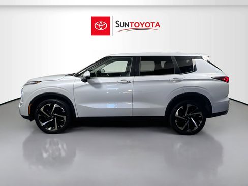 Used 2024 Mitsubishi Outlander SE image 7