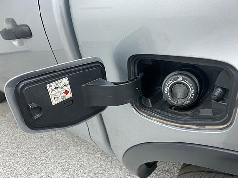 Used 2020 Ford Ranger XL w/ Equipment Group 101A Mid image 13