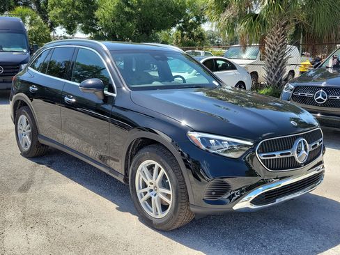 Certified 2025 Mercedes-Benz GLC 300 image 2