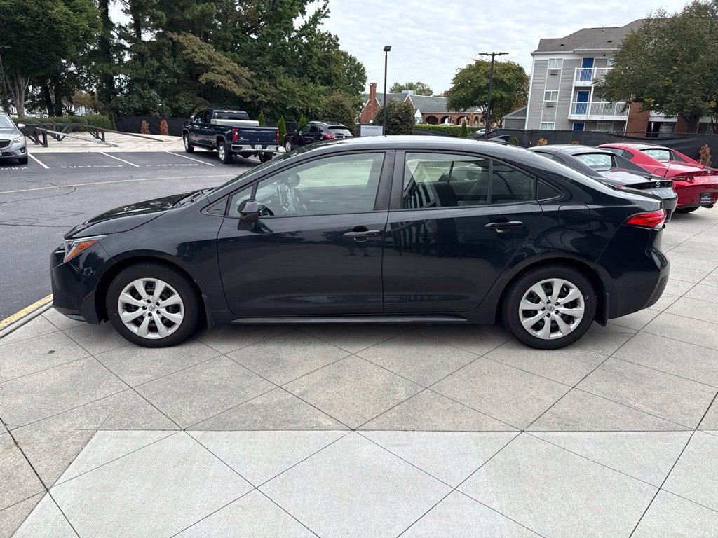 Used 2021 Toyota Corolla LE w/ Carpet Mat Package (TMS) FWD image 4