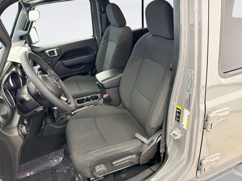 Used 2023 Jeep Wrangler Unlimited Sport image 11