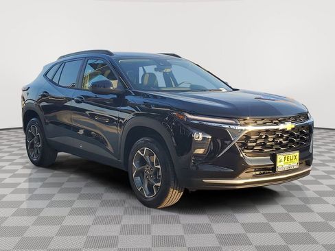 New 2026 Chevrolet Trax LT image 2