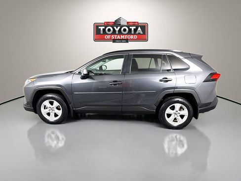 Certified 2019 Toyota RAV4 XLE w/ Convenience Package AWD/4WD image 4