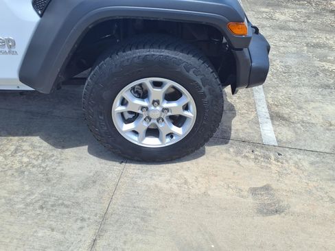Used 2021 Jeep Wrangler Unlimited Sport AWD/4WD image 7