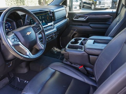Used 2024 Chevrolet Silverado 2500 LTZ AWD/4WD image 18