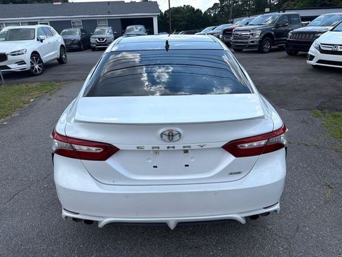 Used 2018 Toyota Camry XSE FWD image 13