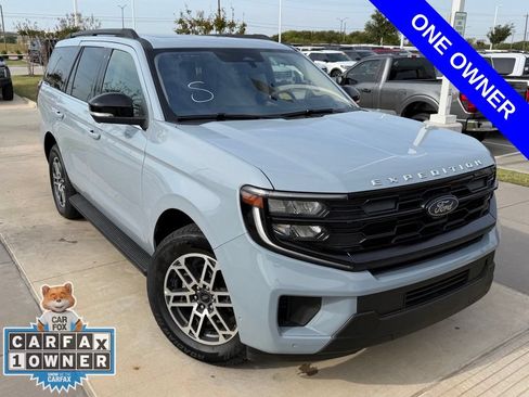 Used 2025 Ford Expedition Active AWD/4WD image 4
