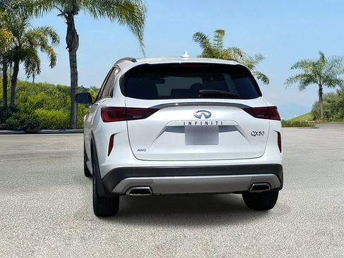 Certified 2025 INFINITI QX50 Luxe AWD/4WD image 4