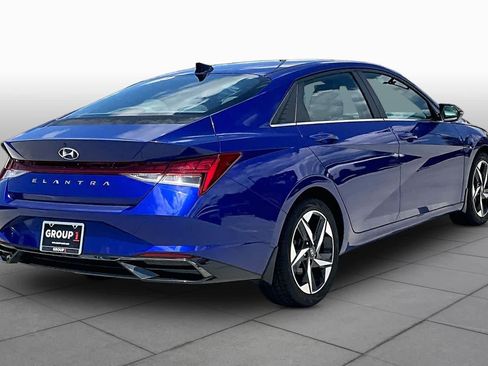 Used 2022 Hyundai Elantra SEL w/ Convenience + Premium Package FWD image 12