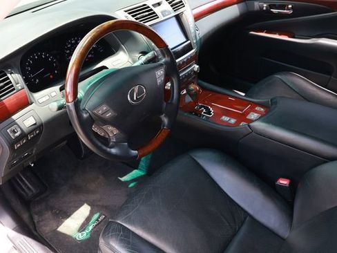 Used 2011 Lexus LS 460 w/ Luxury Value Edition RWD image 6