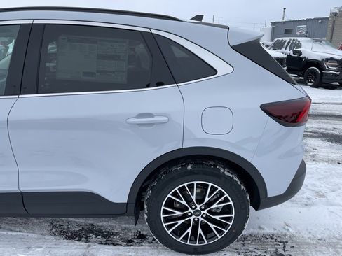 New 2026 Ford Escape SE image 42