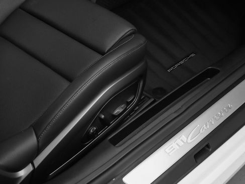 Used 2021 Porsche 911 Carrera image 23