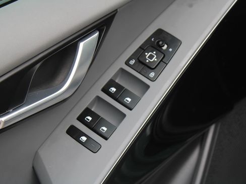 Certified 2024 Kia Niro EX image 19