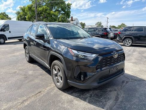Used 2024 Toyota RAV4 XLE FWD image 11
