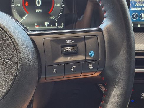 Used 2025 Nissan Kicks SR w/ SR Premium Package FWD image 23
