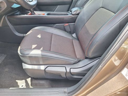 Used 2025 Nissan Kicks SR w/ SR Premium Package FWD image 30