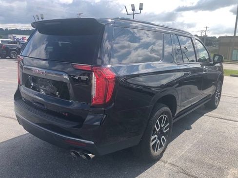 Used 2023 GMC Yukon XL AT4 w/ Technology Package AWD/4WD image 7