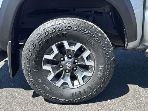 Used 2023 Toyota Tacoma TRD Off-Road w/ TRD Premium Off Road Package image 9