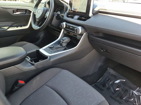 Certified 2025 Toyota RAV4 XLE AWD/4WD image 15