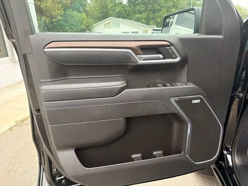Used 2025 Chevrolet Silverado 1500 RST AWD/4WD image 17