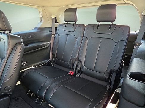 Used 2022 Jeep Grand Cherokee L Limited image 13