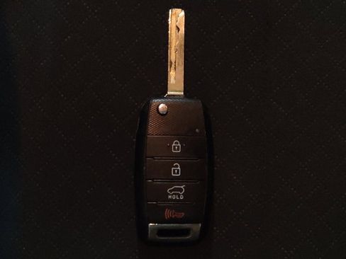 Used 2020 Kia Sorento LX image 32