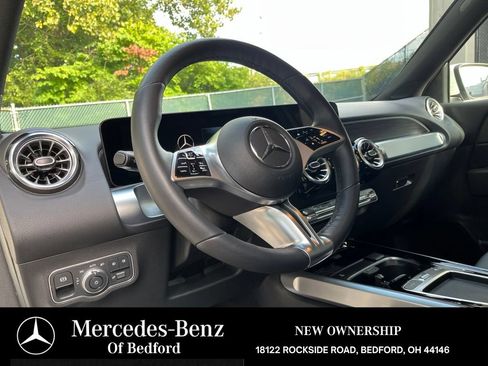 Used 2026 Mercedes-Benz GLB 250 4MATIC image 11