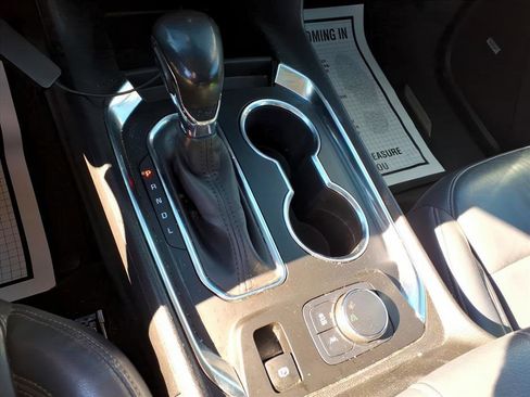 Used 2021 Chevrolet Traverse LT w/ LT Premium Package image 18