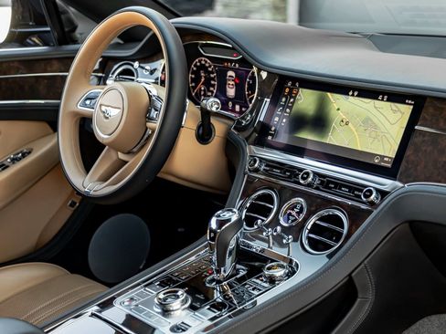 Used 2021 Bentley Continental GT image 32
