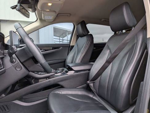 Used 2022 Lincoln Nautilus FWD w/ Premium Package image 14
