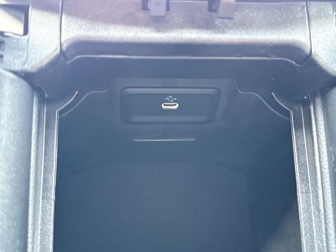 Used 2026 Mercedes-Benz GLC 300 4MATIC image 30