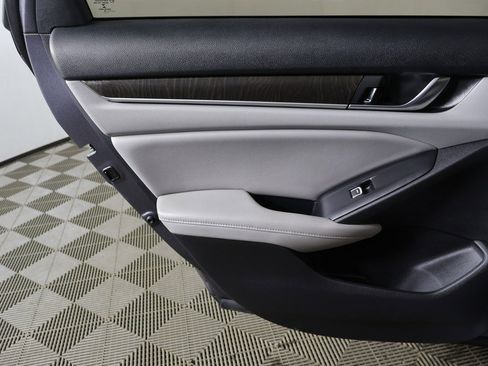 Used 2018 Honda Accord EX-L image 23