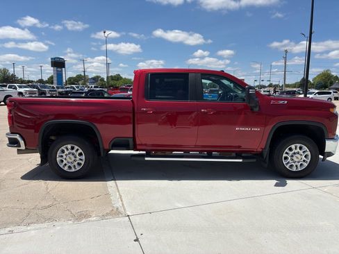 Used 2020 Chevrolet Silverado 2500 LT w/ Convenience Package AWD/4WD image 7