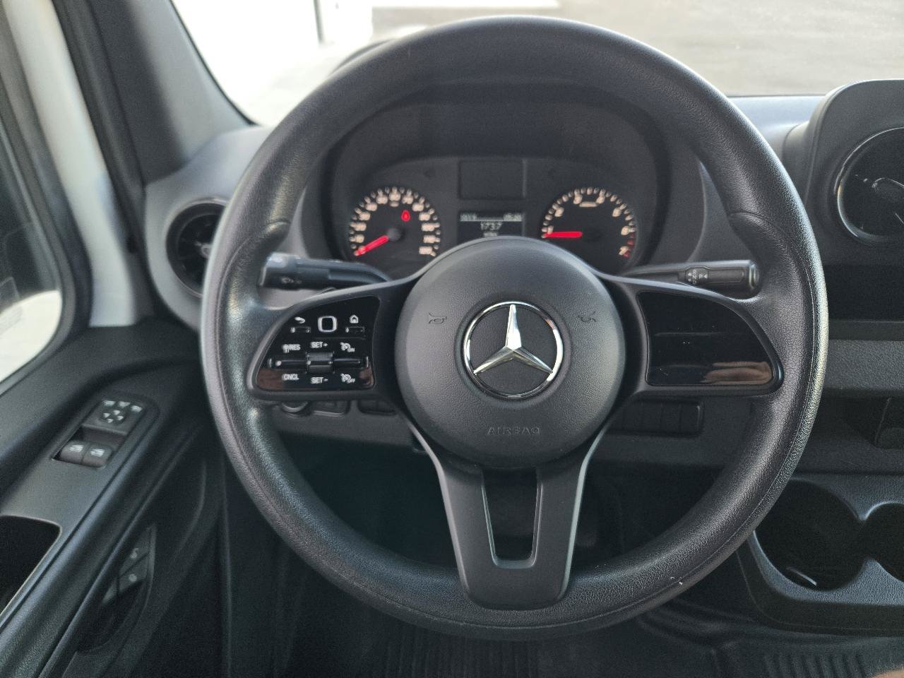 Used 2022 Mercedes-Benz Sprinter 2500 image 29