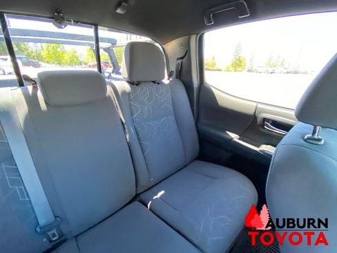 Used 2018 Toyota Tacoma TRD Sport AWD/4WD image 24