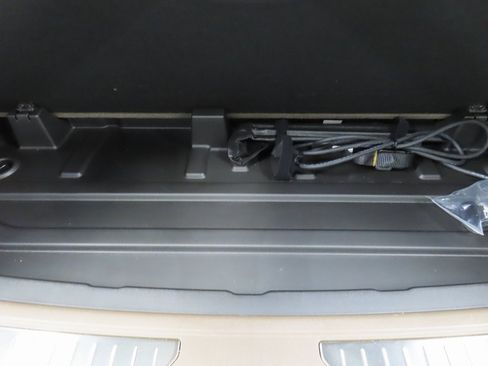 Used 2025 GMC Yukon Denali image 44