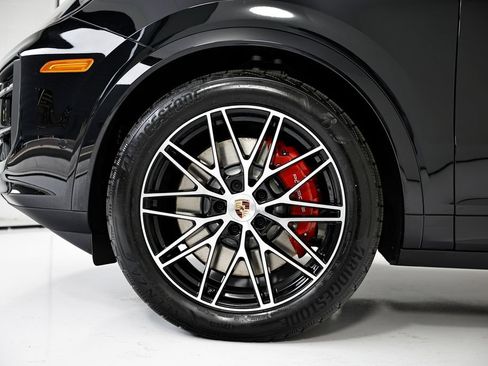 New 2026 Porsche Cayenne S AWD/4WD image 13